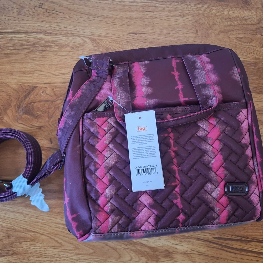 lug Chewy insulated lunch tote in Shibori Wine.